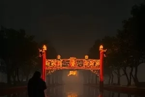 悬疑剧《纸月亮》天台围栏与路灯画面